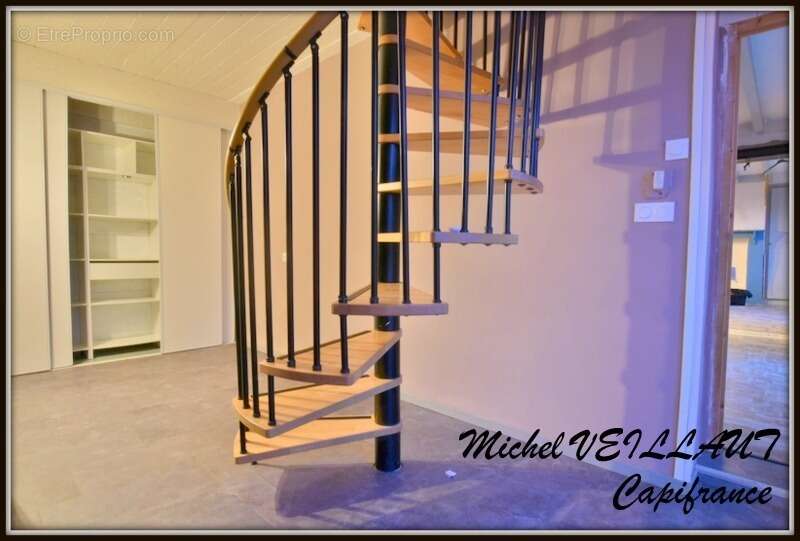 Maison à PARAY-LE-FRESIL