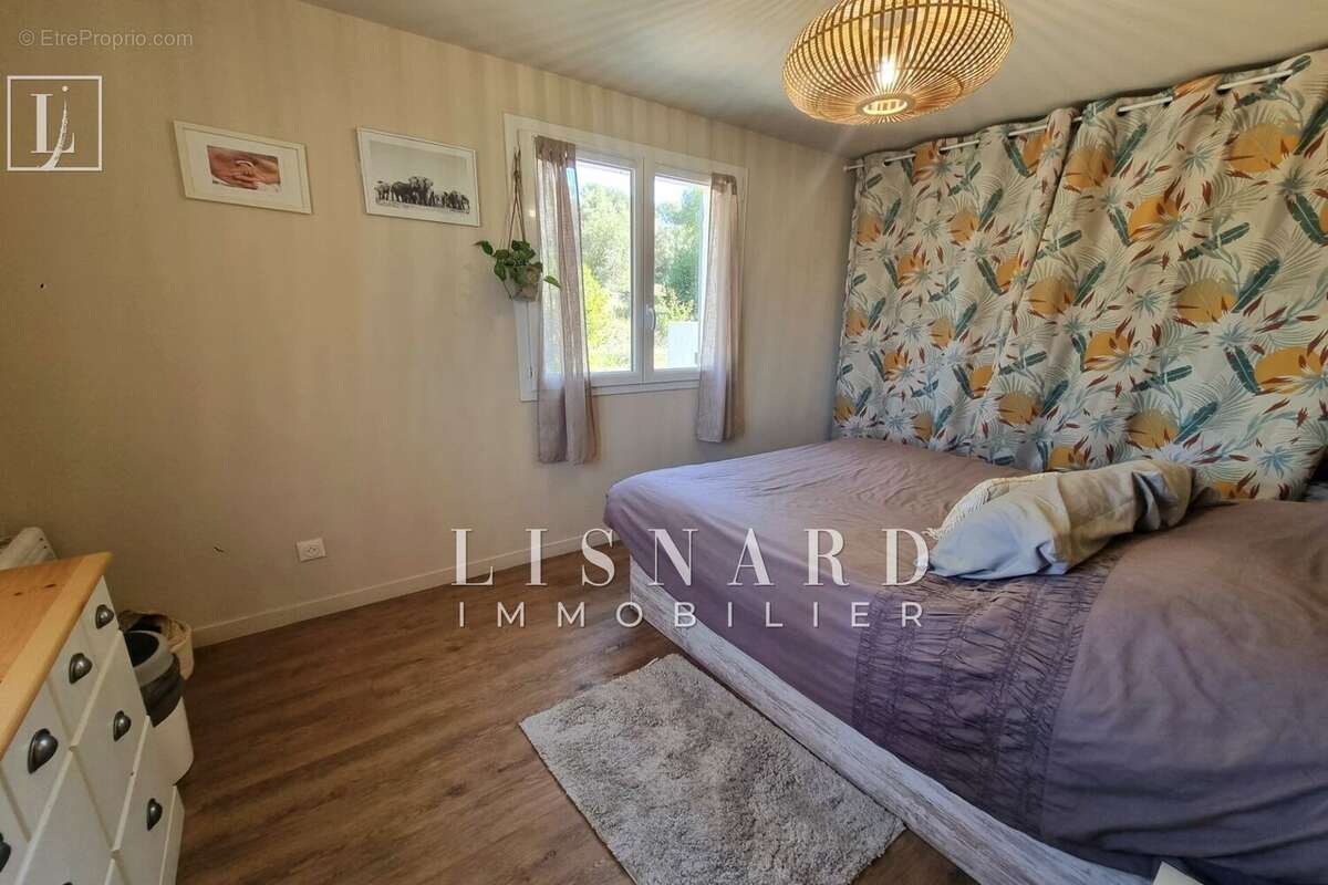 Appartement à VALLAURIS