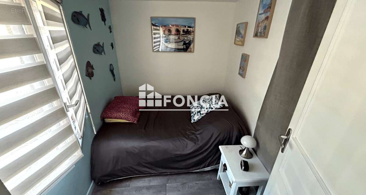 LAVANDOU CENTRE / Appartement 2 pièces proche Centre Ville Lavandou / - photo 6