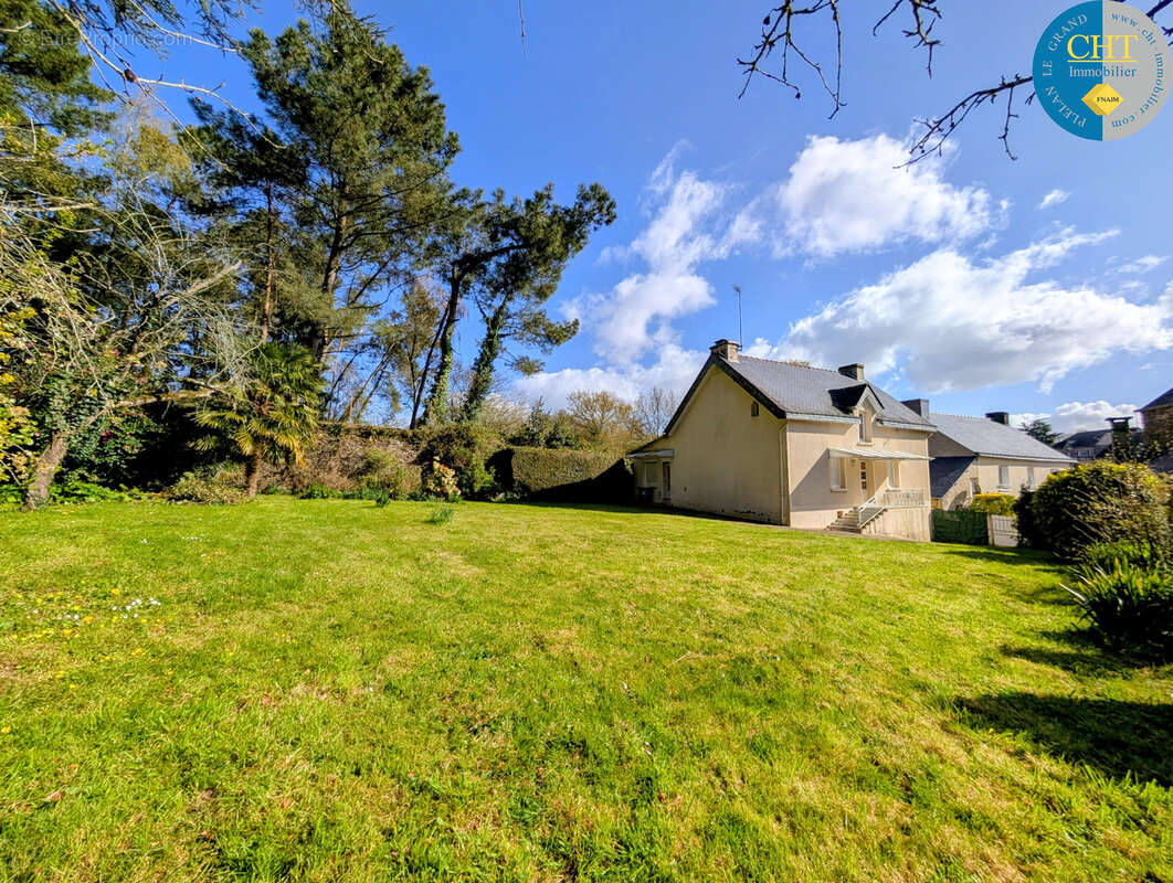Maison à MONTENEUF