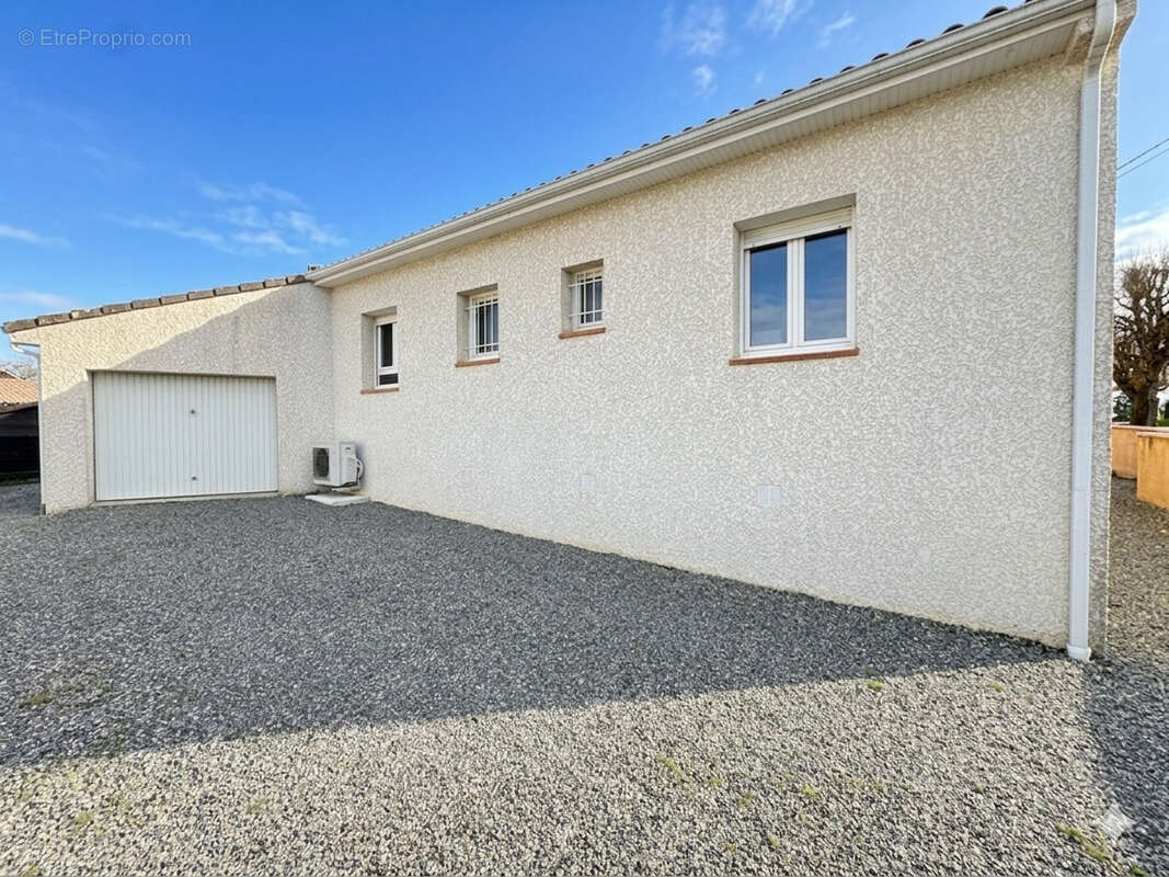 Maison T4 de 106 M2 habitable + garage de 26 M2 et 600 M2 de terrain - photo 5