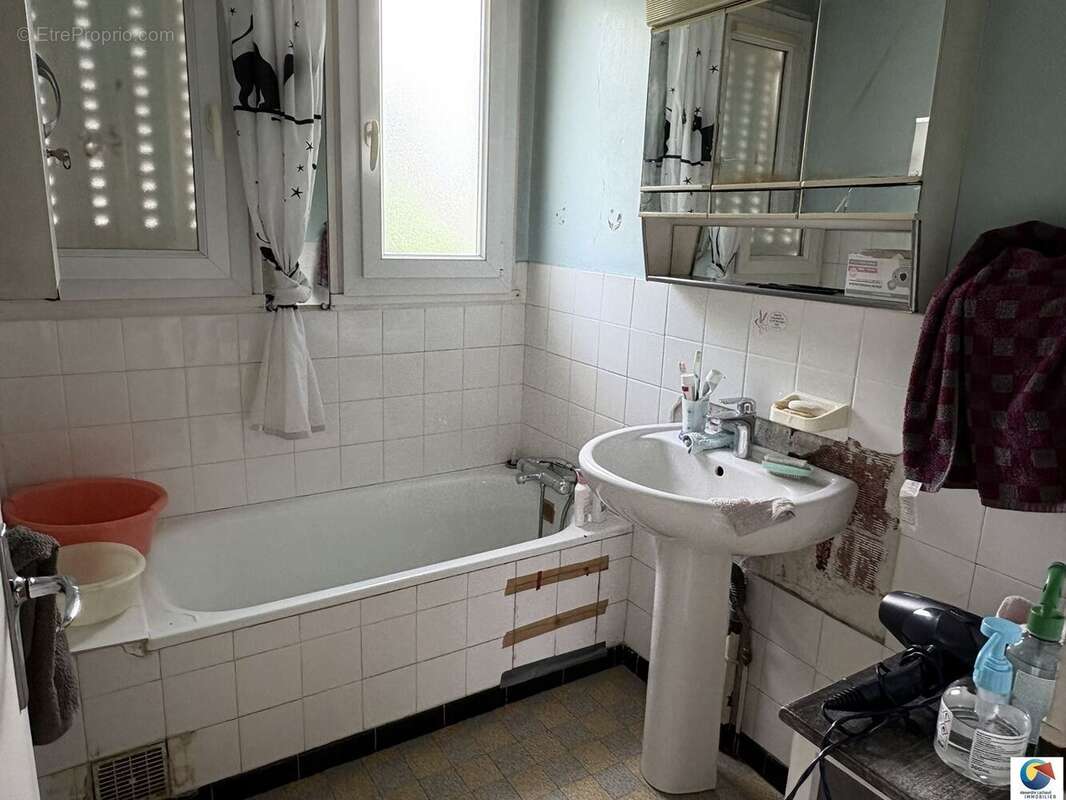 Maison à SAINT-LAURENT-DE-MURE