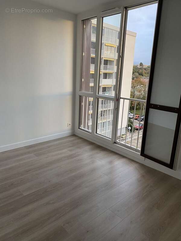 Appartement 89 m² à Bourg-Les-Valence  - photo 7