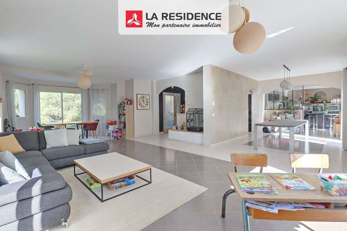 Maison à MONTFORT-L&#039;AMAURY