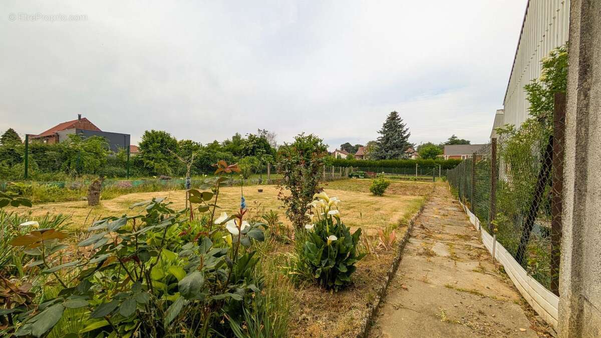 Maison à GOUZEAUCOURT