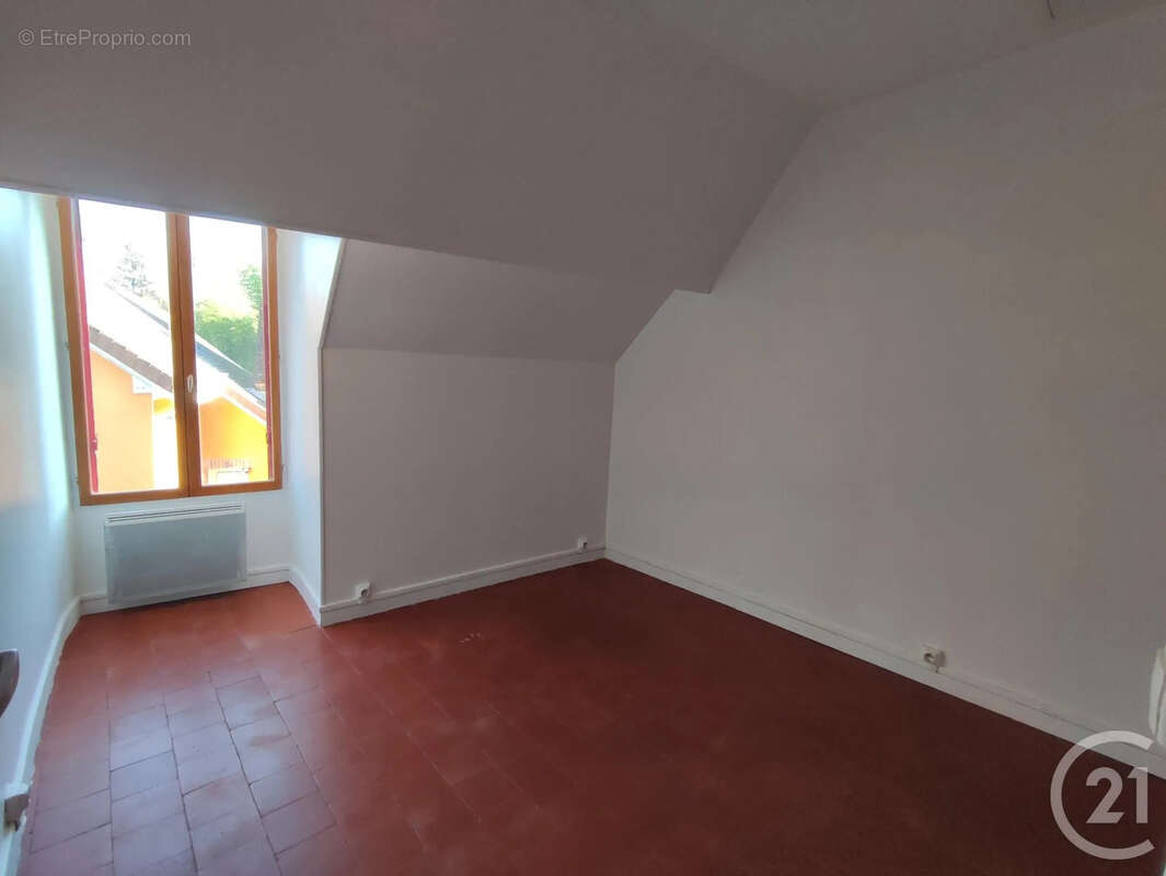 Maison à SAINT-AMAND-EN-PUISAYE