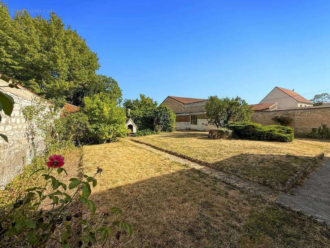 Maison À Vendre Secteur Witry les Reims, 157m2, Garages, Caves et Jardin sans Vis à vis - photo 12