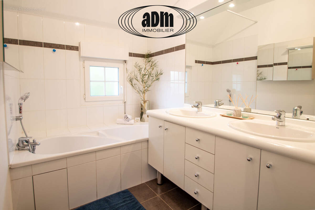 Maison à BAILLY-ROMAINVILLIERS