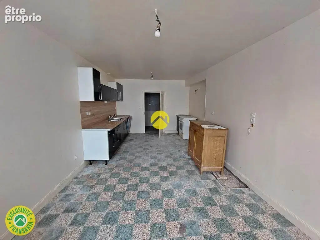 Maison de village avec garage - photo 2