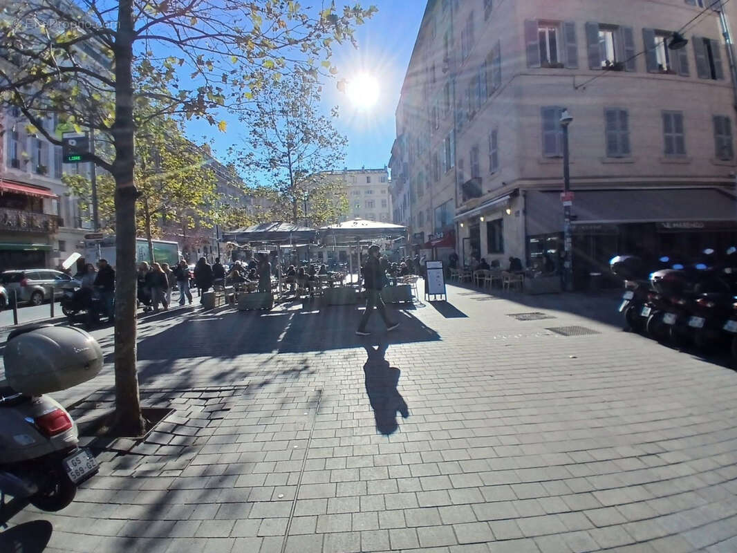 Commerce à MARSEILLE-1E