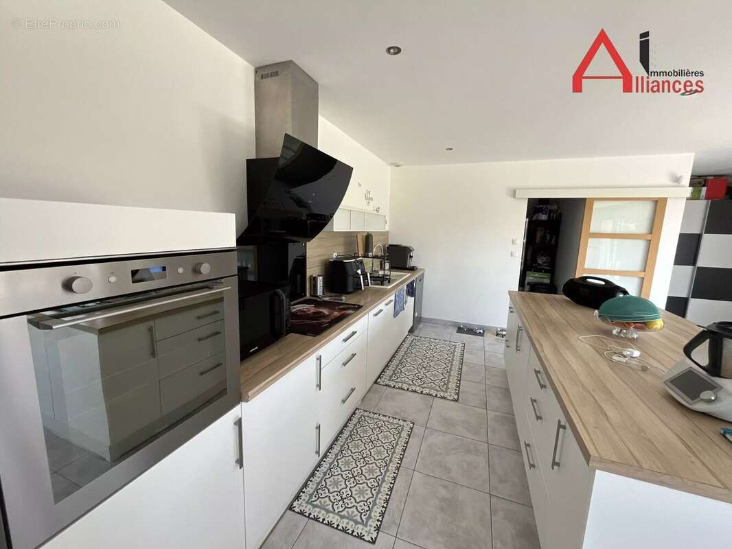 Maison 150 m² à Neufchatel-En-Bray  - photo 2
