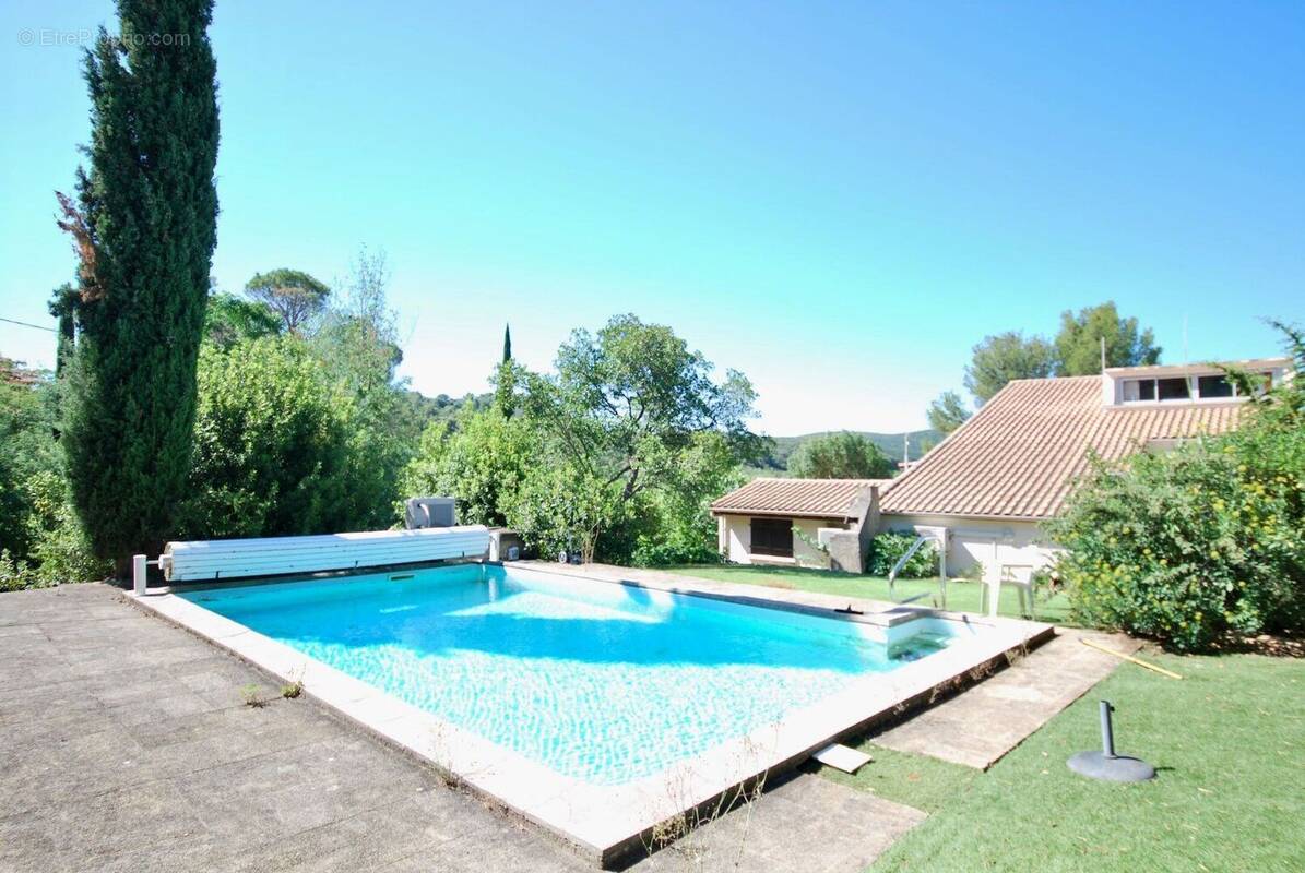 Photo 1 - Maison à ROQUEBRUN