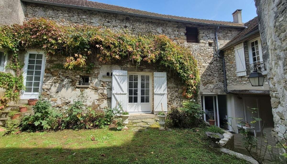 Maison à JUMEAUVILLE