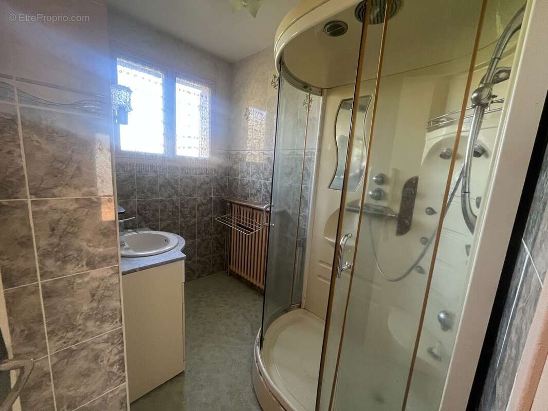 Maison à SAINT-ELOY-LES-MINES