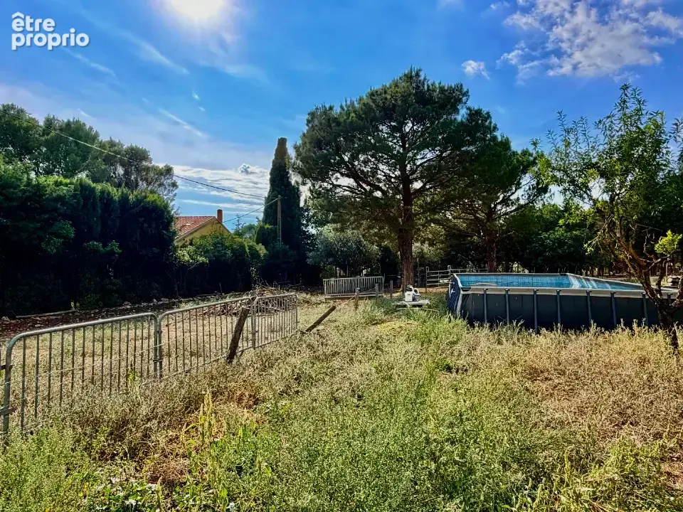 Photo Terrain à Cuges-Les-Pins au prix de 299 000€