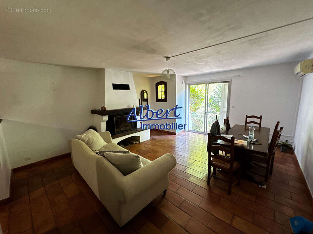 Maison à LE CASTELLET