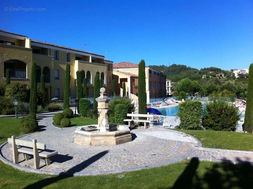 Appartement à GREOUX-LES-BAINS