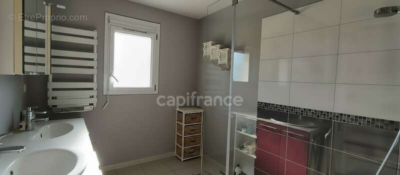 Maison à PRECY-SUR-VRIN