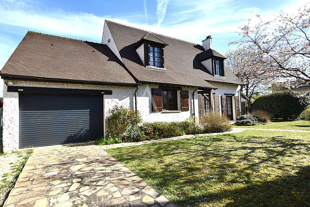 Maison à COMBS-LA-VILLE