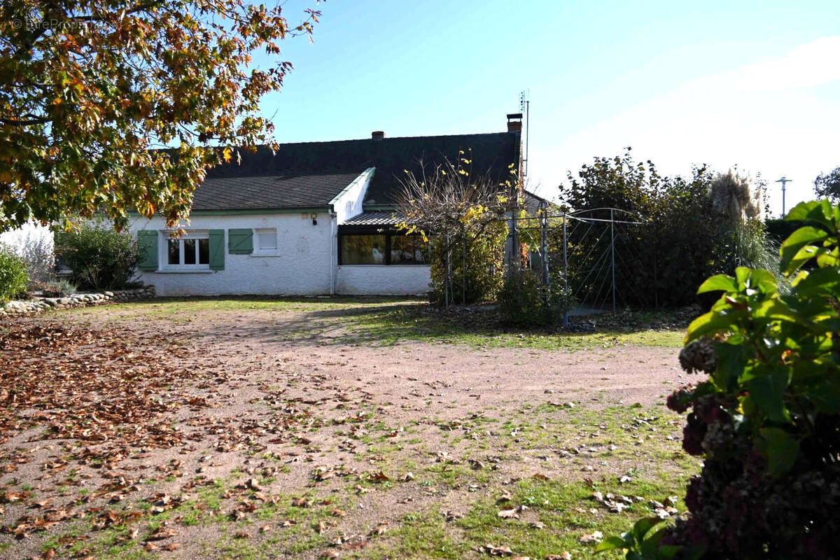 Maison à CURDIN