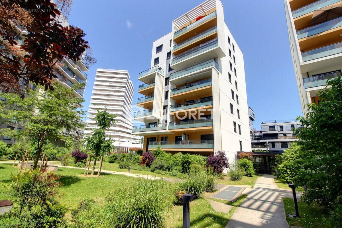 Appartement à GENNEVILLIERS