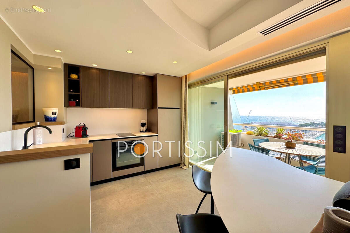 Appartement à VILLENEUVE-LOUBET