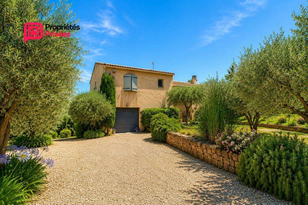 Villa Uzès . À seulement 10 minutes d'Uzès, à Foissac  7 pièce(s) 133 m2, 4 chambres avec piscine et dépendance de 40m2 type P2 - photo 3