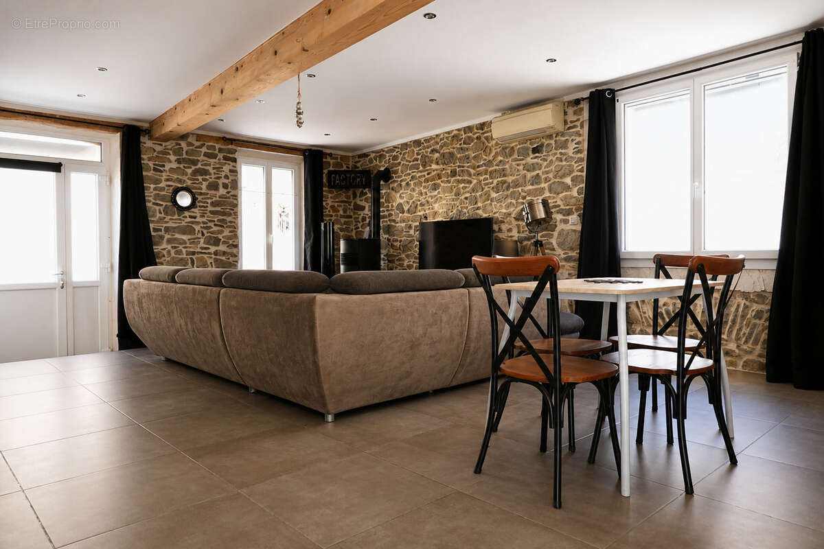 Maison de caractère 131 m2   Terrasse panoramique, patio, garage   Proche Lagrasse - photo 2