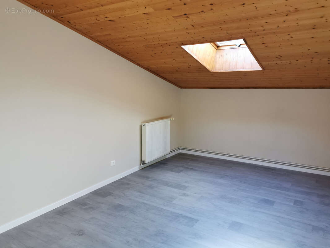 Appartement à ETALANS