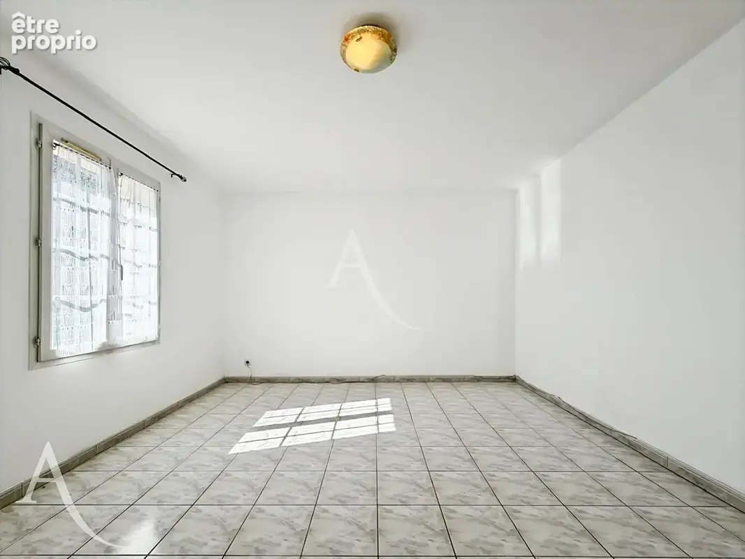 Maison 7 pièces - 236m² utiles - 153 m² habitables - Garage 52 m² - Dépendance 31 m² - Terrasses 64 m²- Leuville-sur-Orge 91310 - photo 7
