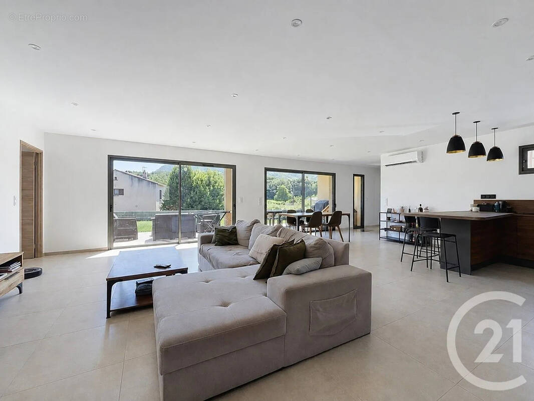 Maison à SANTA-LUCIA-DI-MORIANI