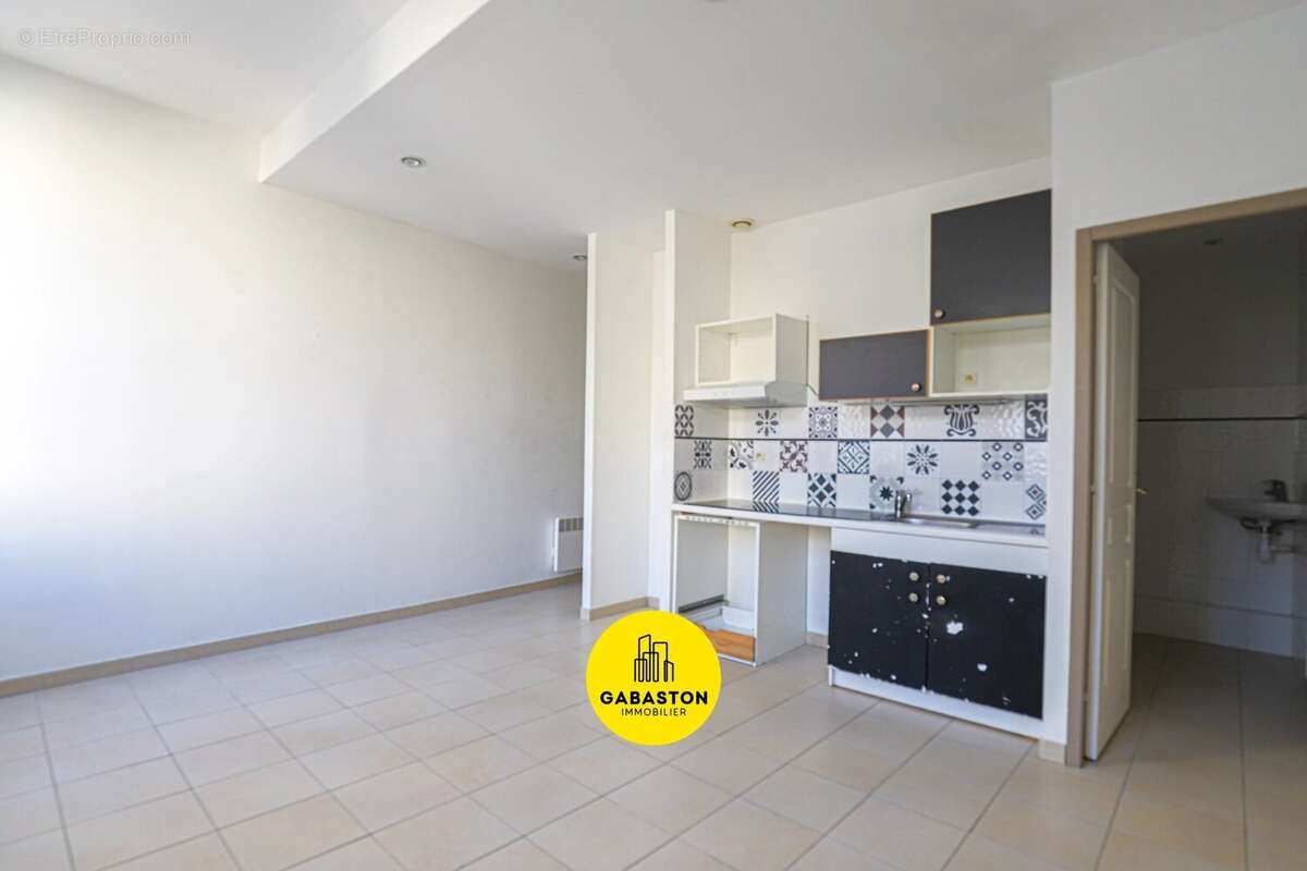 Appartement à MARSEILLE-1E