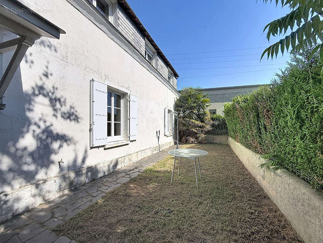 Maison à SAINT-SYLVAIN-D'ANJOU