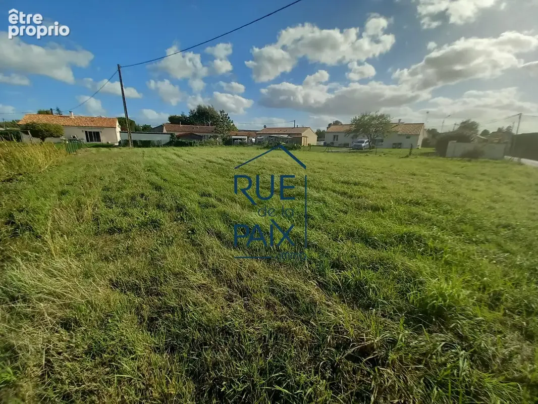 Terrain 850 m² à vendre à Ouzilly (86380) - photo 2