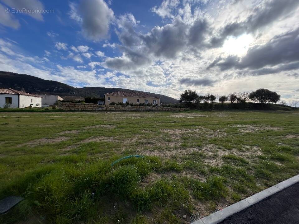 Terrain à FLOURE