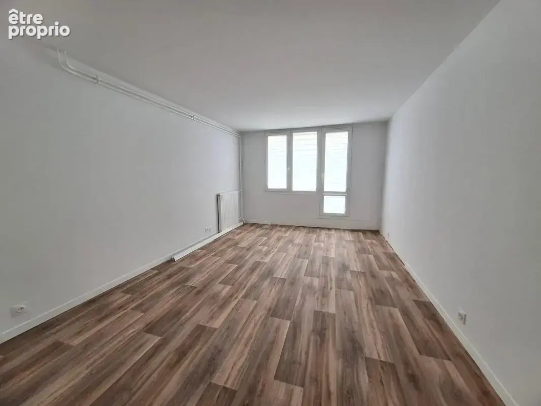 Trappes centre – appartement t3 rénové avec balcon – proche gare (lot51) - photo 2