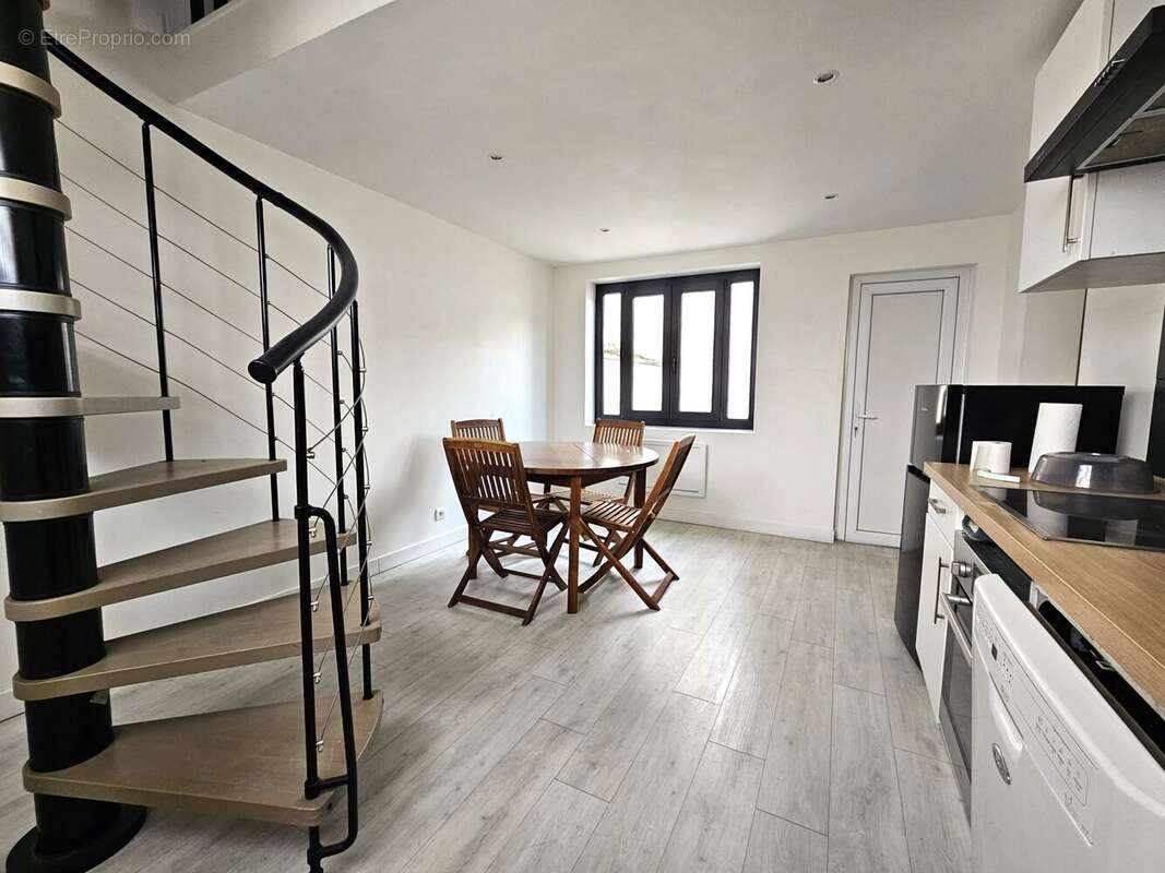 cuisine - salle à manger - Appartement à ASNIERES-SUR-SEINE