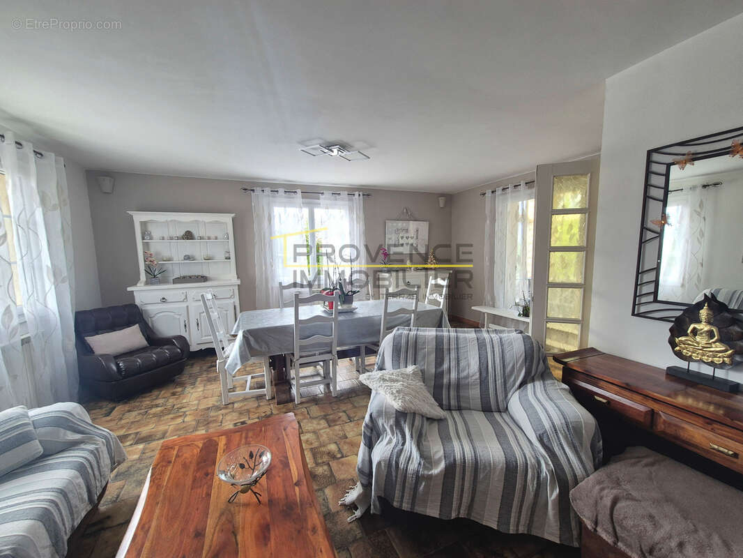 Maison à MONTBOUCHER-SUR-JABRON