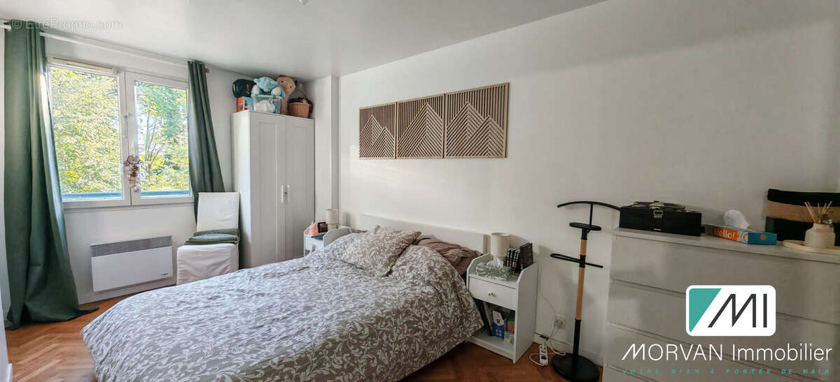 Appartement à LE MESNIL-SAINT-DENIS