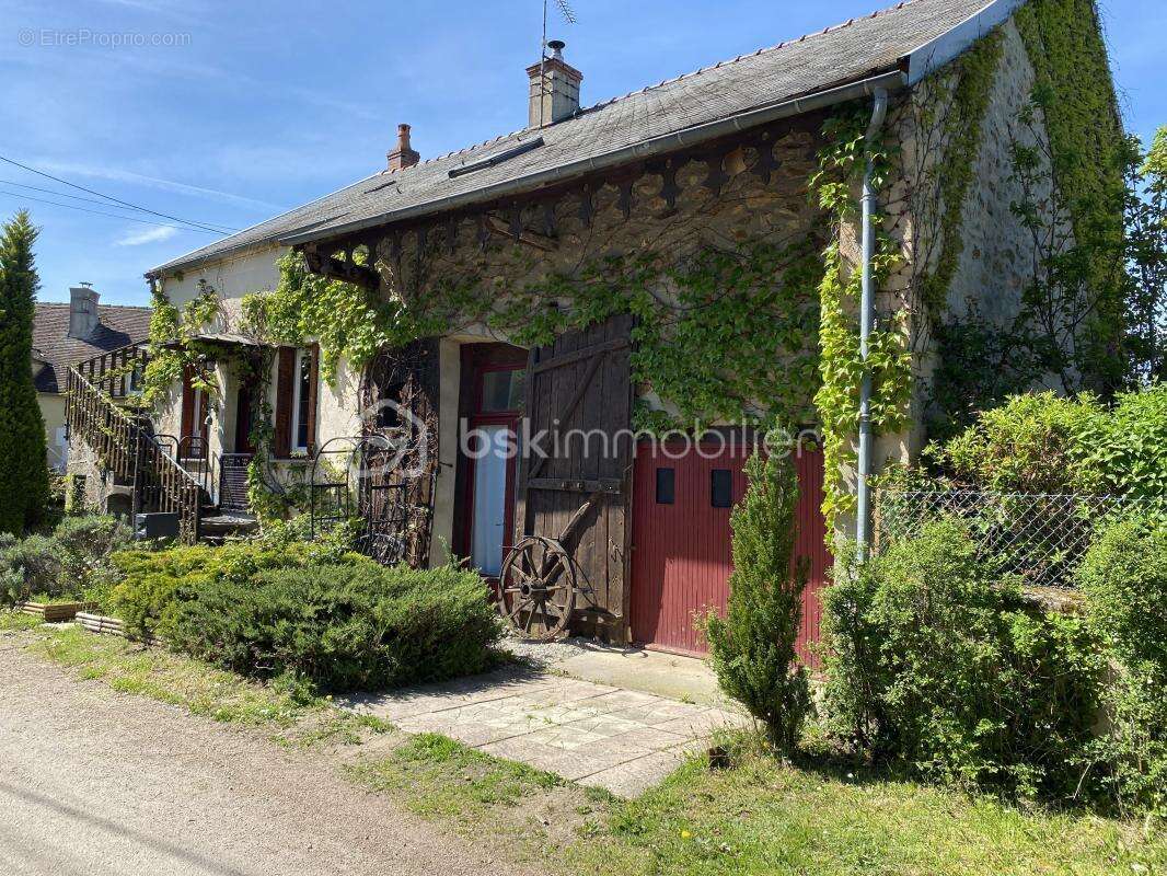 Maison à CHASTELLUX-SUR-CURE