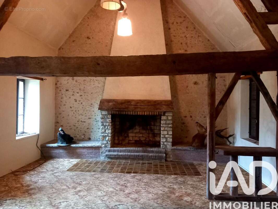 Maison 184 m² à Fretigny  - photo 2