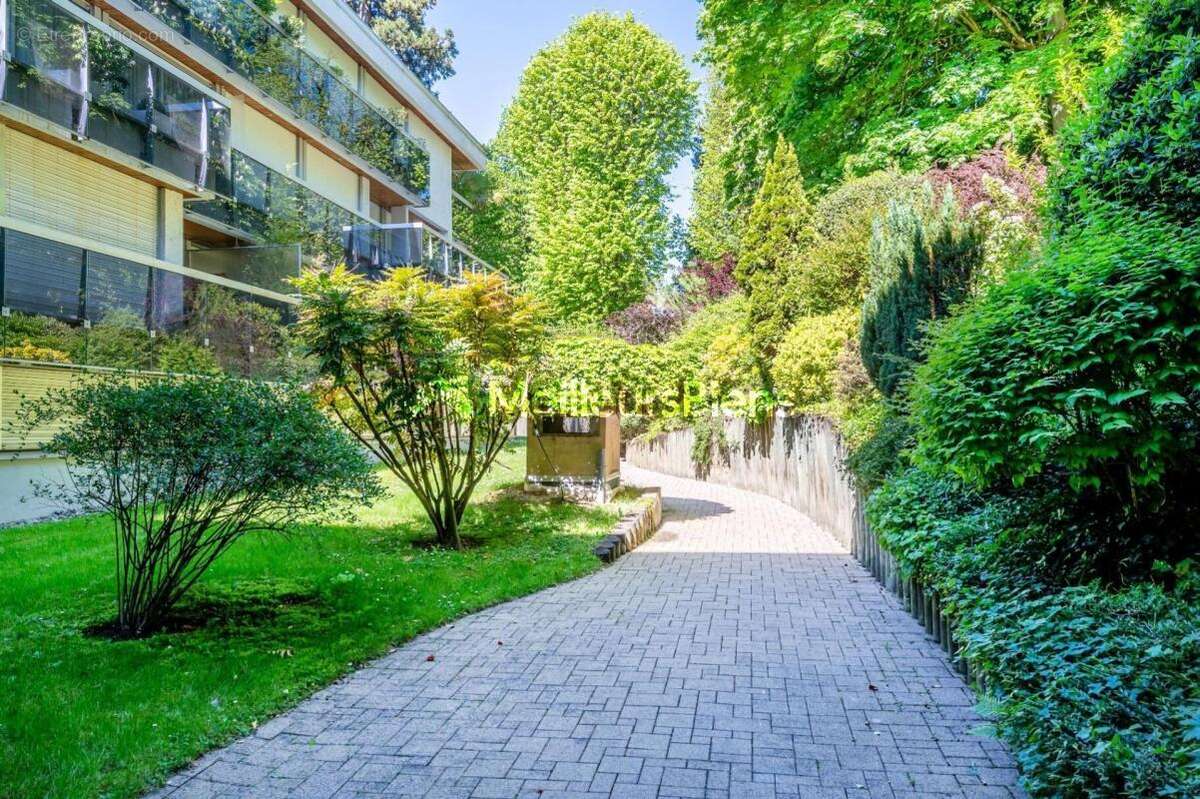 Appartement à VILLE-D'AVRAY