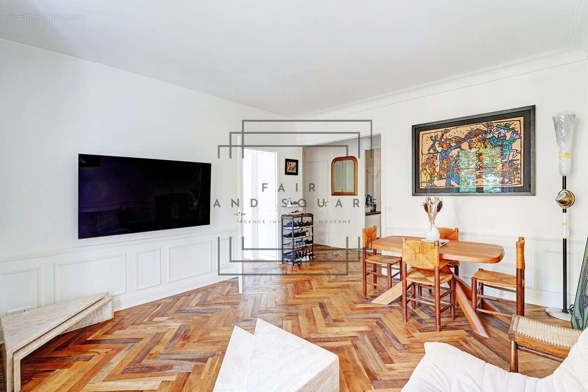 Appartement à PARIS-17E