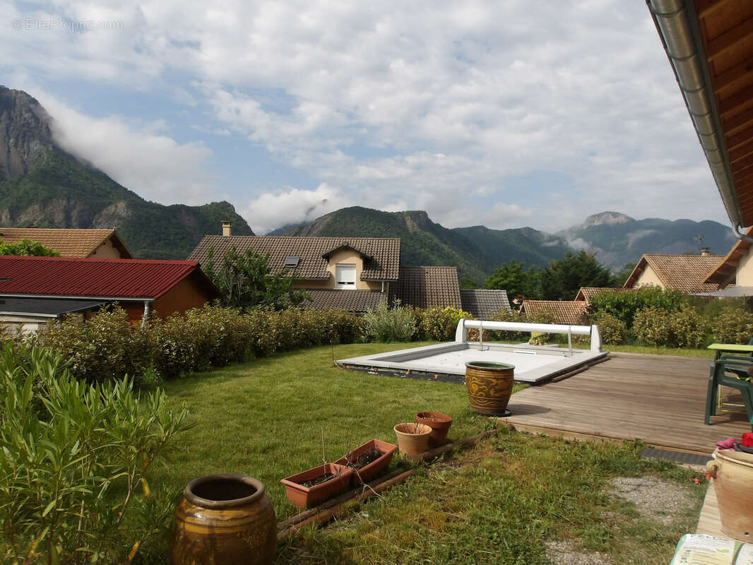 Maison à ESPINASSES