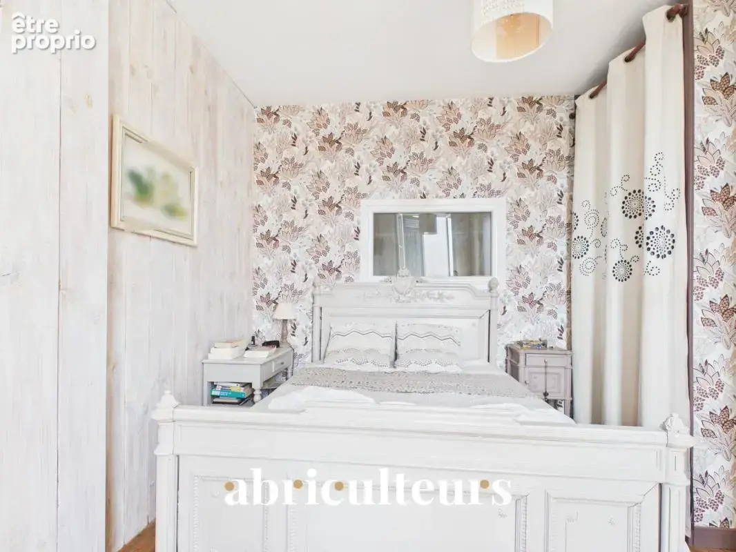 Maison de ville de 90 m² avec cour en vente à Saintes (17100) - photo 12
