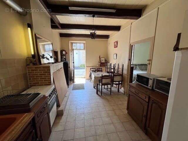 Maison en pierres à rénover et dépendances à 10 mn de la plage - photo 3