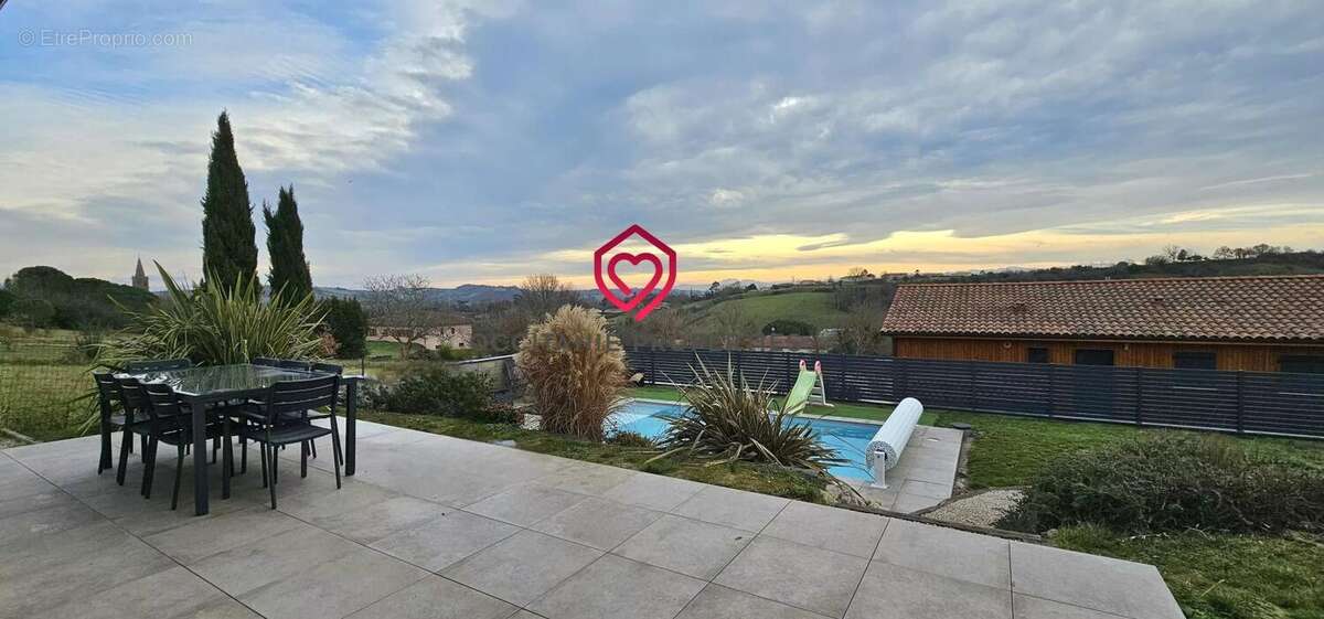 Maison à LEZAT-SUR-LEZE