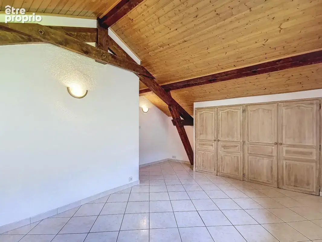 St Joseph de Rivière, spacieuse maison 5P 180 m2 avec terrain de 815 m2 face à la Sure - photo 7