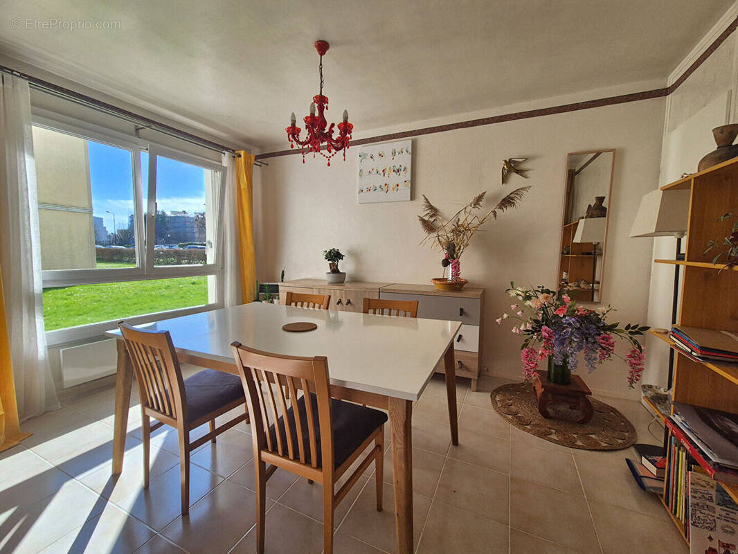 Appartement à MONTIGNY-LE-BRETONNEUX