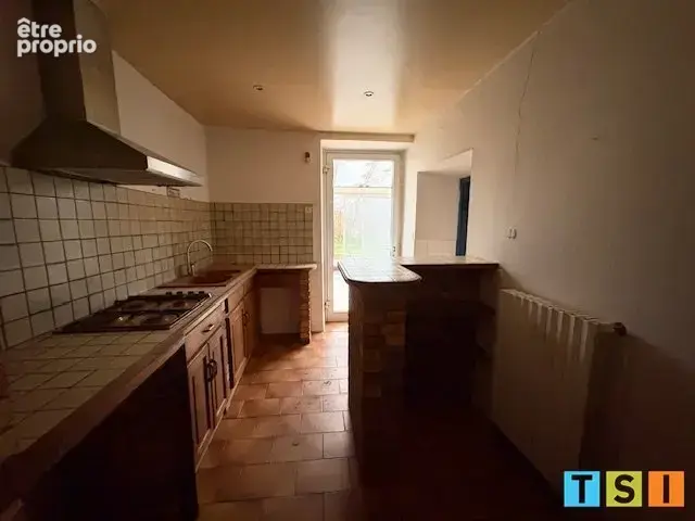 Maison avec dépendances et terrain. - photo 19